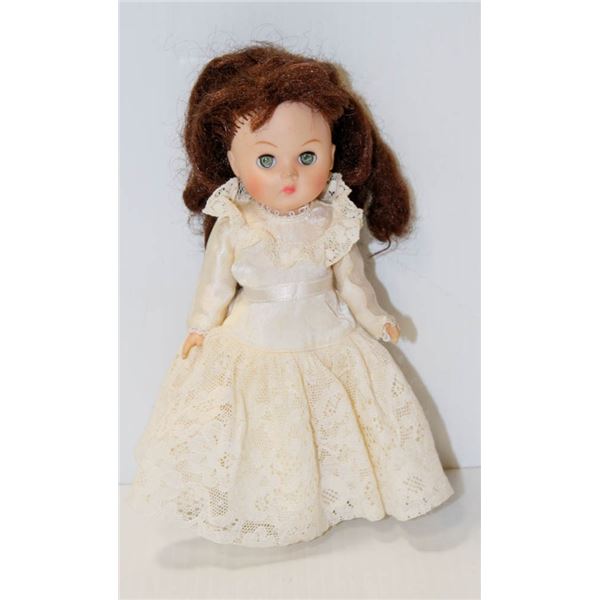 VINTAGE "GINNY" DOLL.  #5821