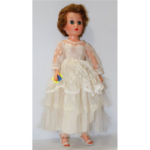 1959 DEE CEE "BRIDE" DOLL.  #5202