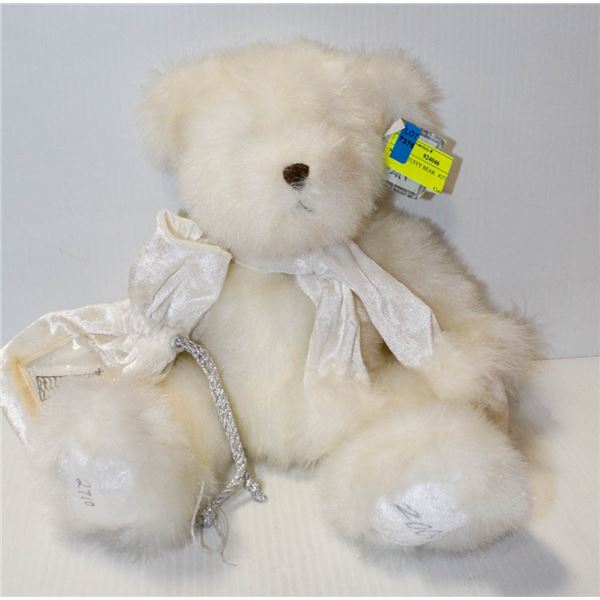 WHITE PLUSH BEAR.  #2710