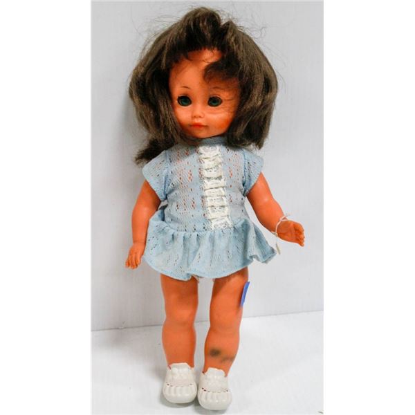 VINTAGE RUBBER DOLL IN BLUE DRESS. BROWN HAIR