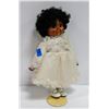 Image 1 : JUNE DYSON ANTIQUES PORCELAIN FACE DOLL IN IVORY DRESS