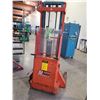 Image 3 : ORANGE MOBILE TRUCKS 2 STAGE HAND OPERATED ELECTRIC PALLET LIFTER