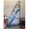 Image 1 : BLUE 10' MOBILE SHOP STAIR