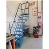 Image 2 : BLUE 10' MOBILE SHOP STAIR