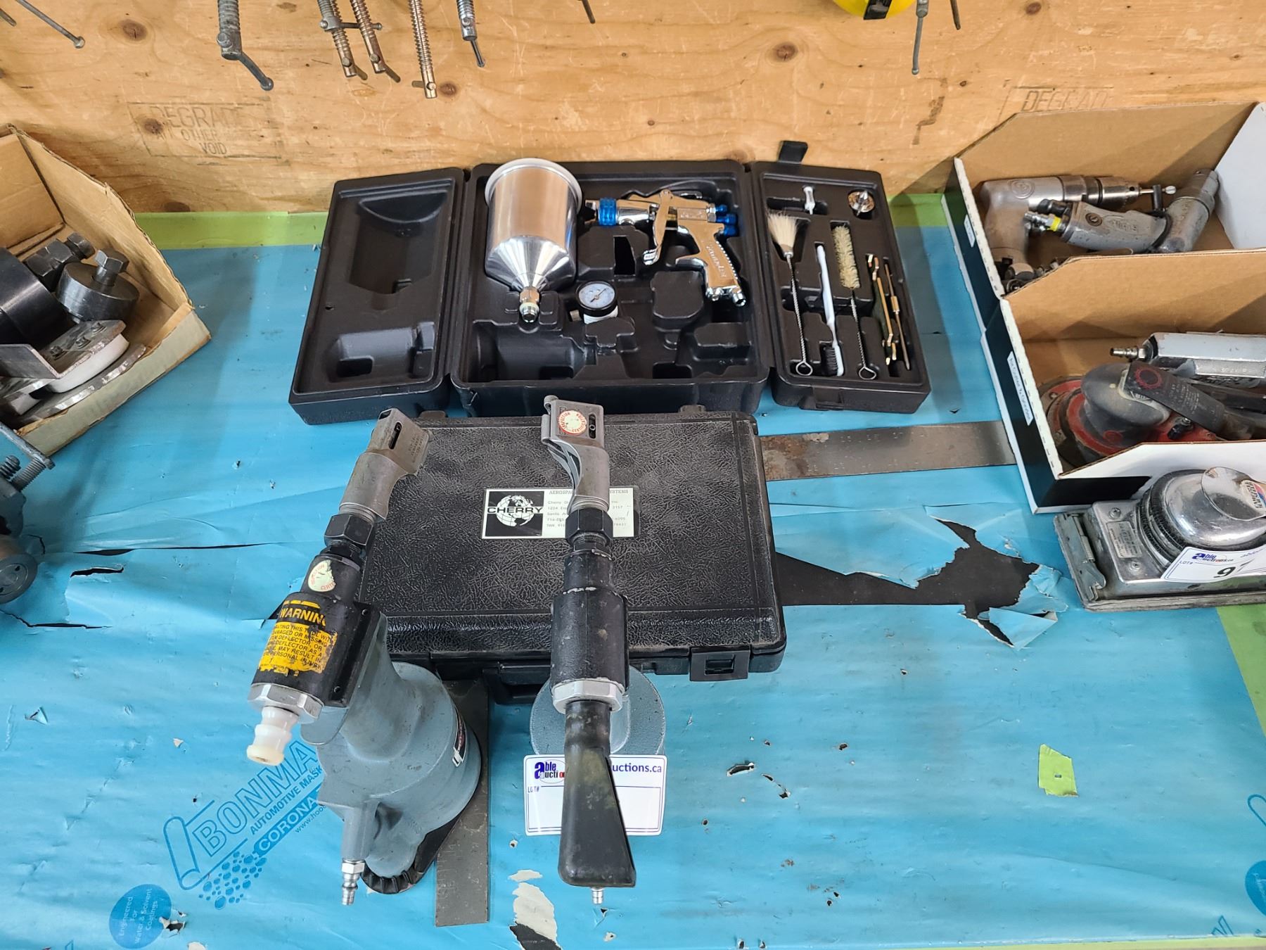 2 CHERRY MAX PNEUMATIC RIVET GUNS, 1 CHERR TEXTRON HAND HYDRAULIC RIVET ...