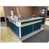 Image 1 : U-SHAPED MODULAR RECEPTION COUNTER / DESK WITH LEXAN PROTECTOR & 2 PEDESTALS