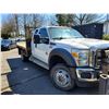 Image 2 : 2011 FORD F-550 XLT, 2DR FLAT DECK TRUCK, WHITE, VIN # 1FD0X5HT0BEC55238
