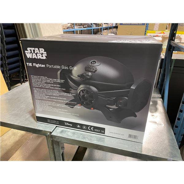 STAR WARS TIE FIGHTER DESIGN 220 SQUARE INCH COOKING SURFACE 10,000 BTU PROPANE PORTABLE GAS GRILL