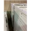 Image 2 : 25 WHITE PLASTIC FOLDING EVENT CHAIRS ON MOBILE CHAIR CART
