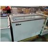 Image 1 : WHITE GENERAL REFRIGERATED ICE CREAM DISPLAY/SERVING CASE