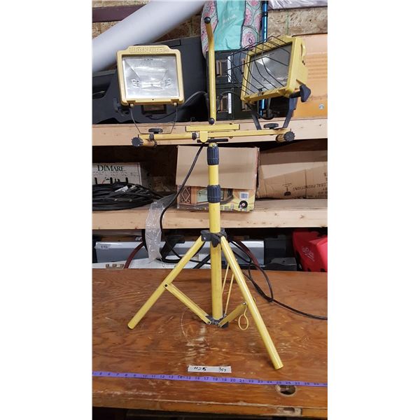 Tripod Work Light (Not Attached To Base)