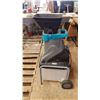 Image 1 : Yardworks Garden Shredder