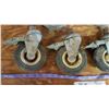 Image 2 : 6 Castors Set of 4 and Set of 2