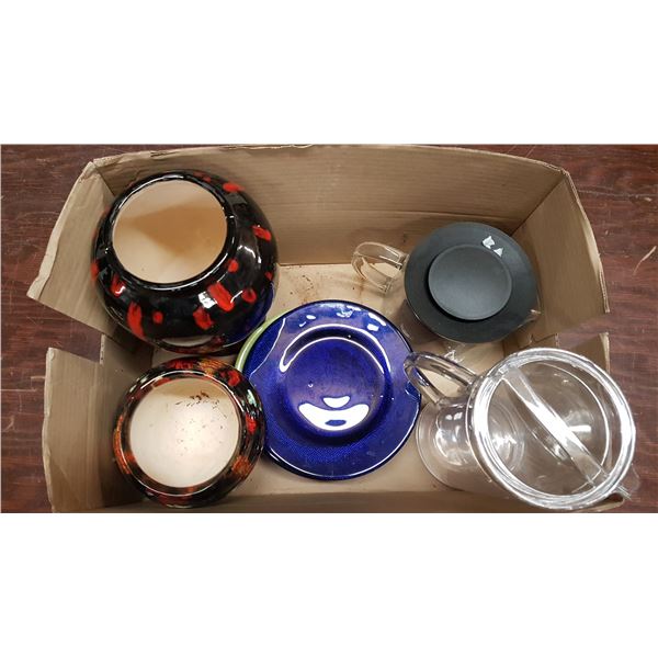 2 Vases & Kitchenware