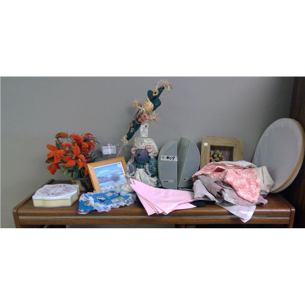 Lot of Doillies & Home Décor Items