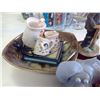 Image 3 : Large Lot of Figurines, Glassware, Décor, Etc.