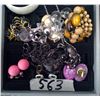 Image 4 : Lot of Costume Jewellery - Bracelets, brooches, etc.