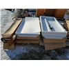 Image 1 : Pallet of 9 assorted light fixtures 4x1' & 4x2'
