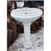 Image 2 : Pedestal Sink 36" Tall