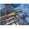 Image 3 : brooms, rakes, shovels