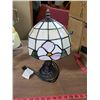 Image 1 : stained glass table lamp (untested)
