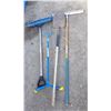 Image 2 : Lot Garden Tools & Squeegee