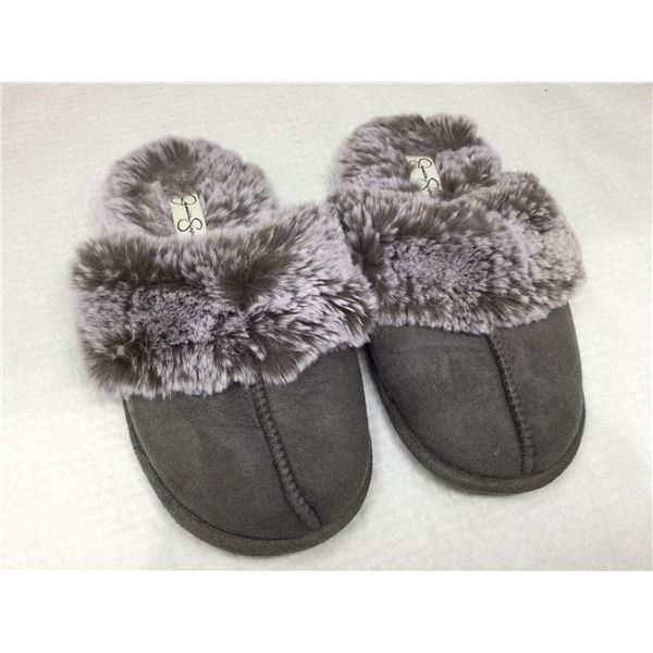 Jessica Simpson Slippers (6-7)