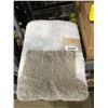 Image 1 : Interior Style Bath Rug (22in x 36in)Â 