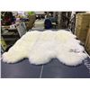 Image 1 : Windward Sheepskin RugÂ 