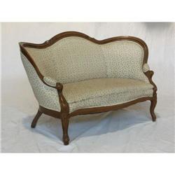 CIRCA 1870 VICTORIAN ROCOCO WALNUT SETTEE