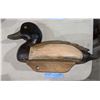 Image 1 : A wooden duck