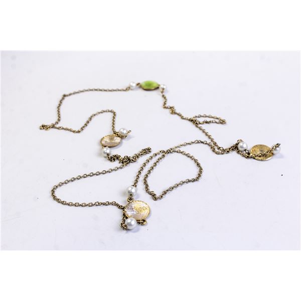 LONG GOLD TONE NECKLACE WITH PEARL LIKE DETAIL