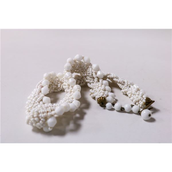 WHITE BEADED COLLAR NECKLACE