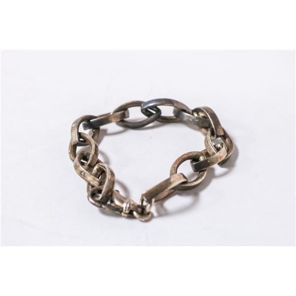 SILVER LINK BRACELET WITH INSET STONES