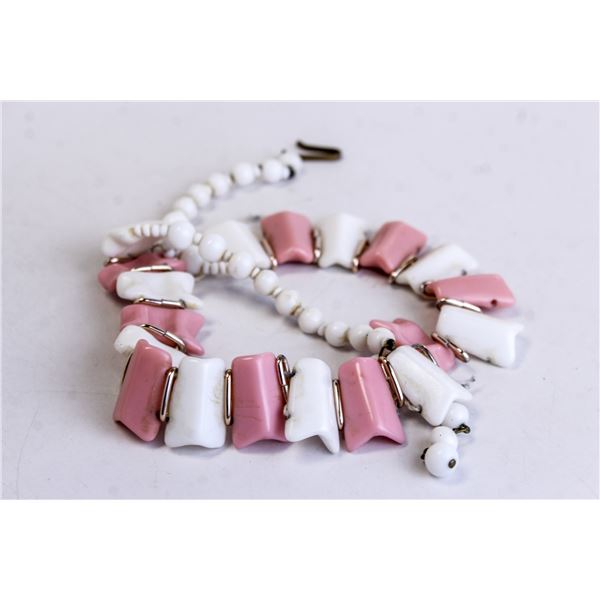 VINTAGE PINK AND WHITE COSTUME NECKLACE