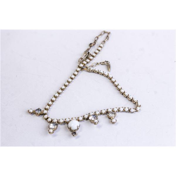 VINTAGE COSTUME JEWELLERY WHITE STONE NECKLACE