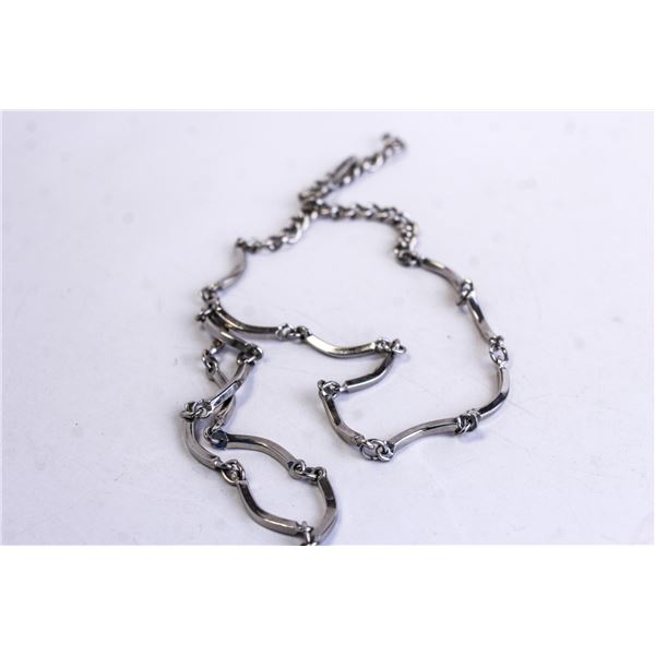 SILVER TONE DECORATIVE LINK NECKLACE