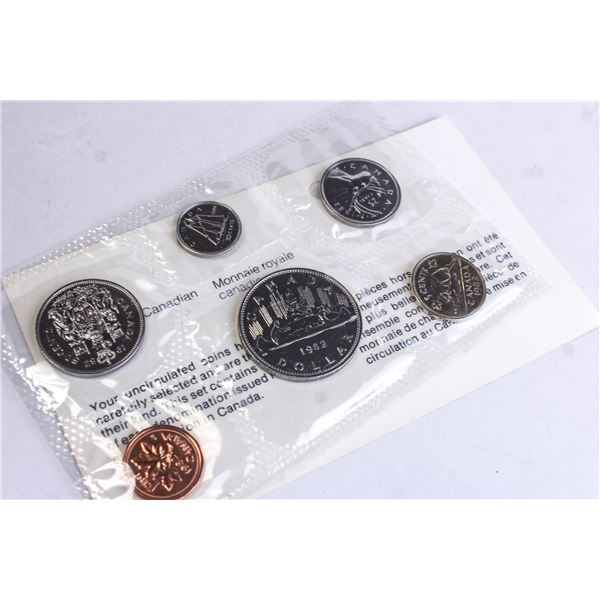 1982 CANADIAN PROOF COIN SET WITH DOLLAR