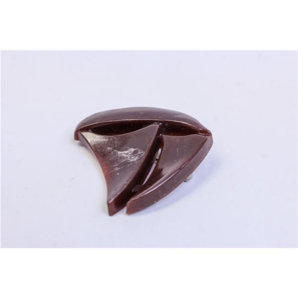 VINTAGE BAKELITE SAILBOAT BROOCH