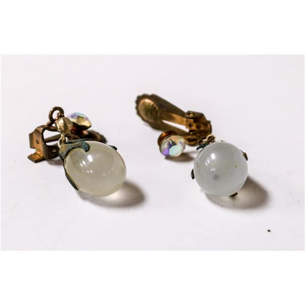 VINTAGE COSTUME JEWELLERY CLIP EARRINGS