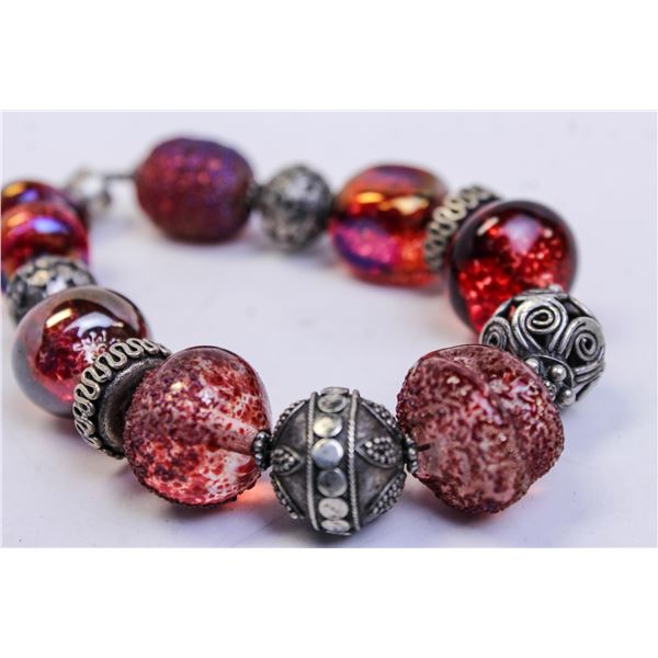 ITALIAN GLASS BEADED BRACELET WITH SILVER DETAIL