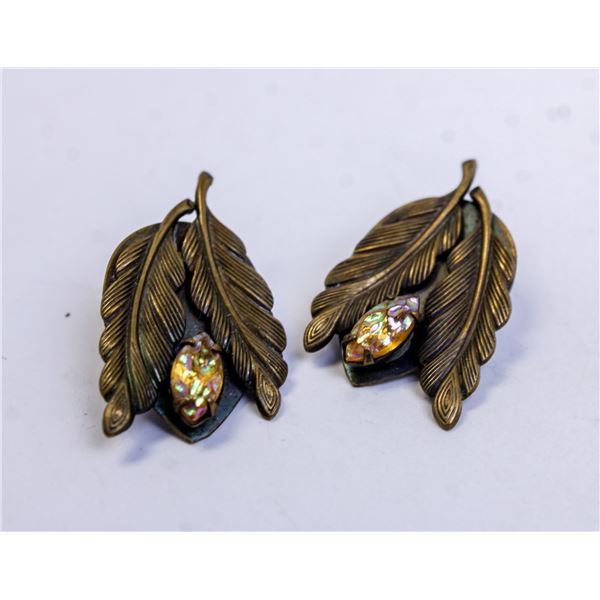 VINTAGE LEAF CLIP EARRINGS WITH COSTUME STONE
