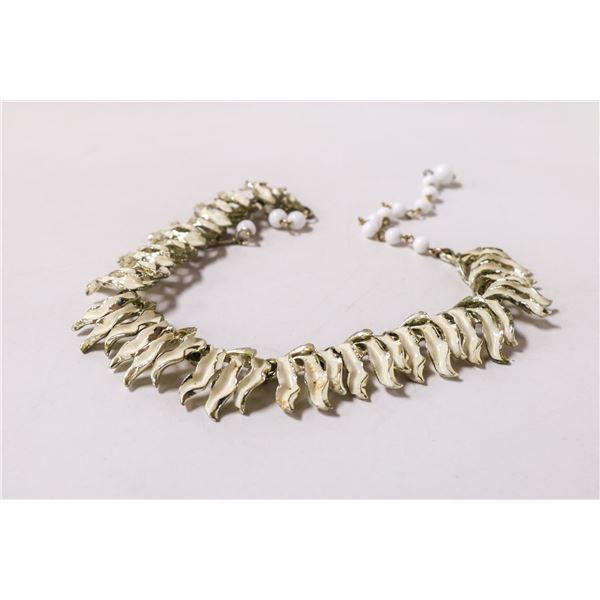 17" WHITE COLLAR STYLE COSTUME NECKLACE