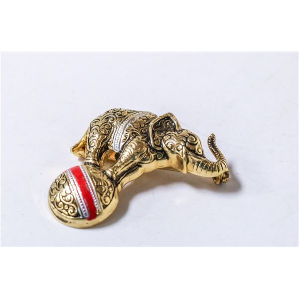GOLD TONE CIRCUS ELEPHANT BROOCH GOOD LUCK