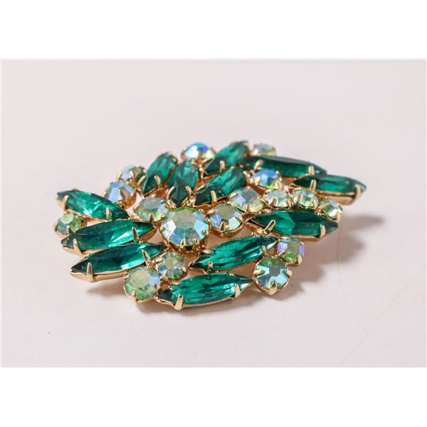 VINTAGE GREEN STONE COSTUME JEWELLERY BROOCH