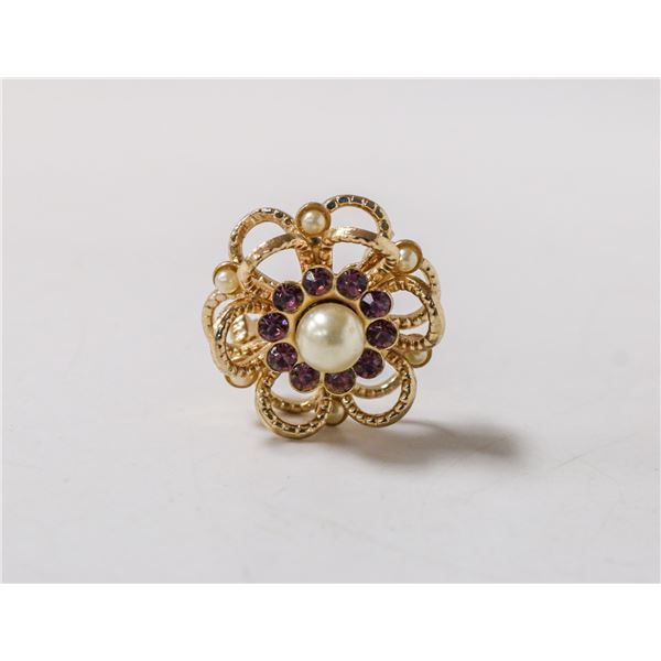 GOLD TONE COSTUME JEWELLERY BROOCH