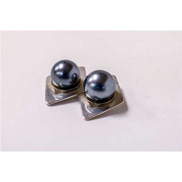 DOUBLE DIAMOND SHAPE WITH FAUX PEARL BROOCH