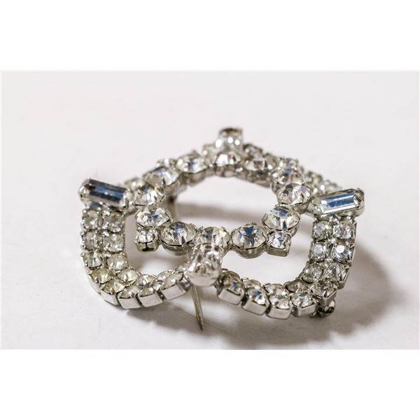 ORNATE COSTUME JEWELLERY BROOCH