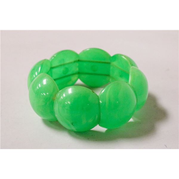 1960S GREEN PLASTIC BRACELET