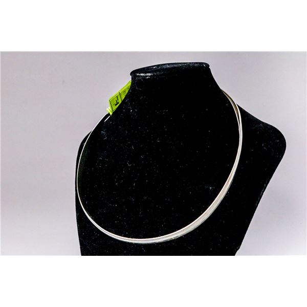STAINLESS CHOKER STYLE NECKLACE